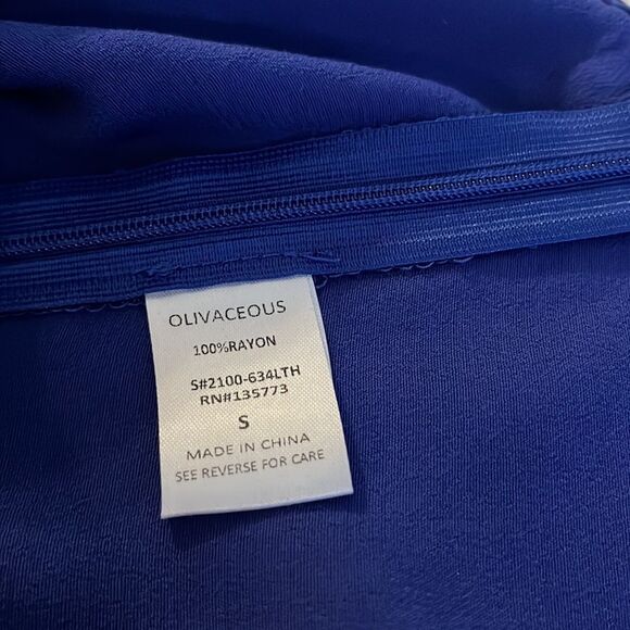 OLIVACEOUS blue top w/ side zipper, adjustable straps & elastic back panel NWT - Picture 7 of 9